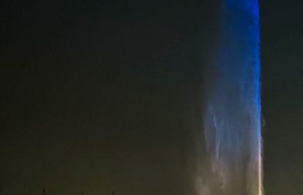 Pour fêter les 100 ans d’Inner Wheel, le jet d’eau de Genève s’est paré de jaune et de bleu le 10 janvier 2024.